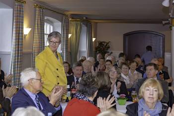 Kreispräsidentin Dr. Juliane Rumpf wurde mit Applaus empfangen. © P. Böttcher