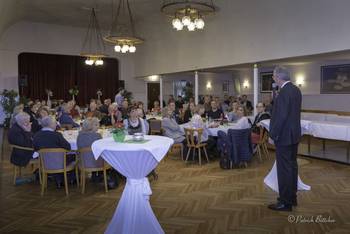 Bürgermeister Karl-Heinz Rohloff begrüßte die Gäste. © P. Böttcher 